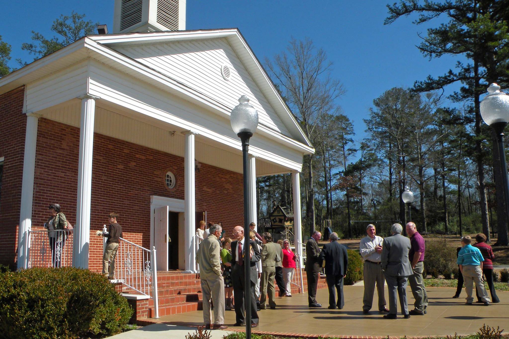 Church-Crowd-Photo.jpg